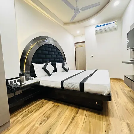 Hotel Red Stone Inn Walkable From New Delhi Railway Station